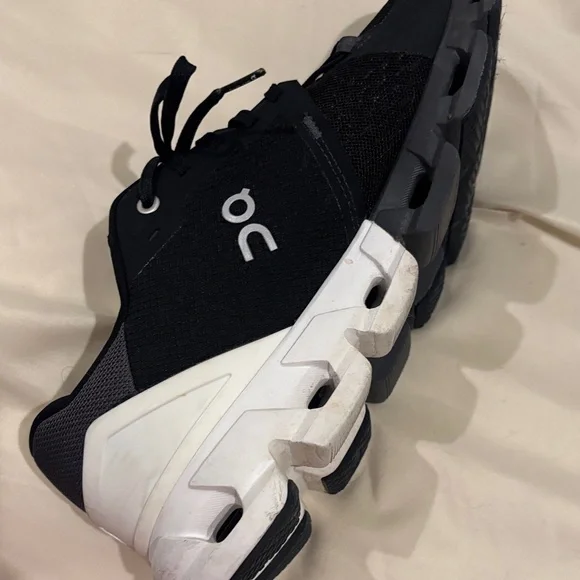 On Running Athletic Shoes in Black and White - Picture 4 of 8